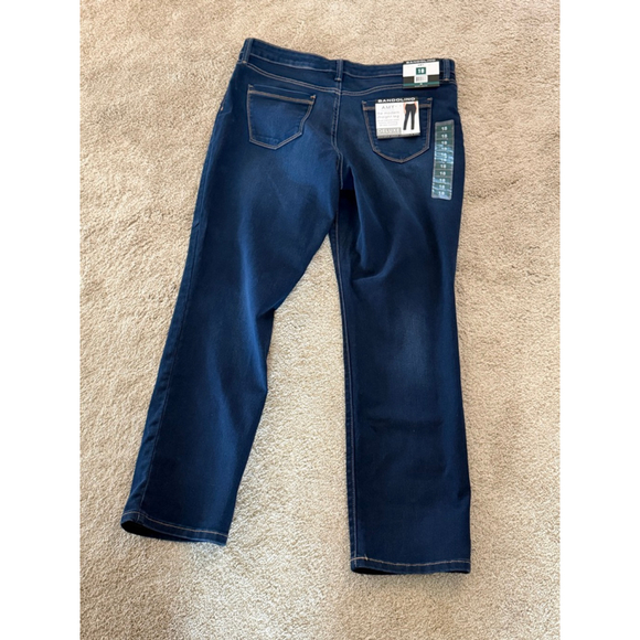 Bandolino NWT Jeans Size 18 - Picture 2 of 3